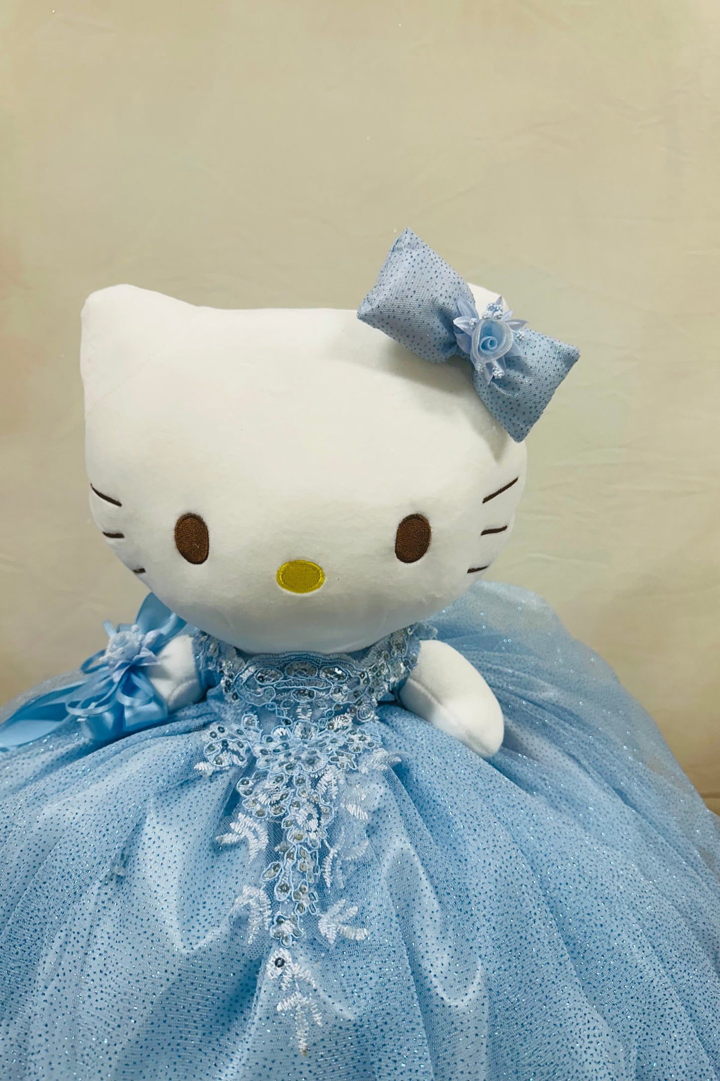 Hello Kitty Plush Doll 6023