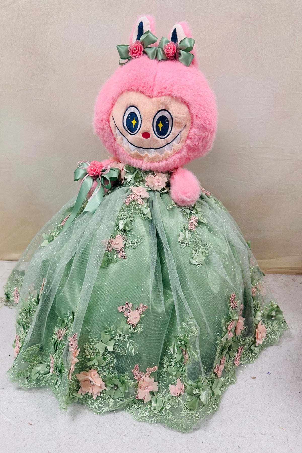 Teddy bear Quincenera Doll labubu